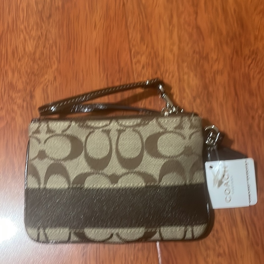 Coach wristlet - Picture 2 of 8